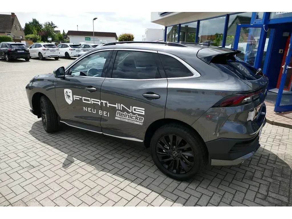 Neu DFSK Forthing 5 177 PS (130 kW) 2026 Grau SUV