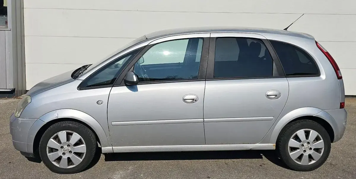 Używany Opel Meriva 101 KM (74 kW) 2003 Srebrny Minivan
