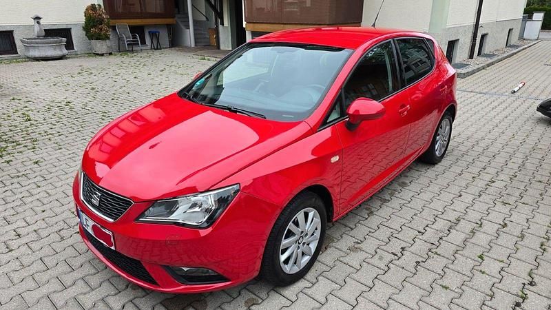 Rot Gebraucht 2015 Seat Ibiza Reference Kleinwagen | 5.600 € (Fairer Preis) - Bild 1/4