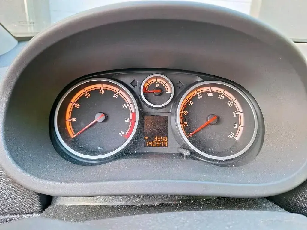 Gebraucht Opel Corsa 100 PS (73 kW) 2010 Weiß Kleinwagen