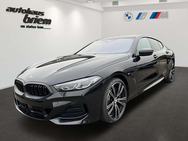 Black sapphire metallic Gebraucht 2024 BMW 840 Coupé | 89.923 € - Bild 1/4