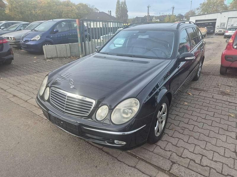 Schwarz/baltic black Gebraucht 2004 Mercedes E320 Kombi | 3.799 € (Guter Preis) - Bild 1/4
