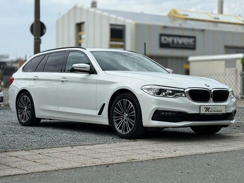 Alpinweiss iii Gebraucht 2019 BMW 520 Performance Kombi | 24.940 € (Superpreis) - Bild 1/4
