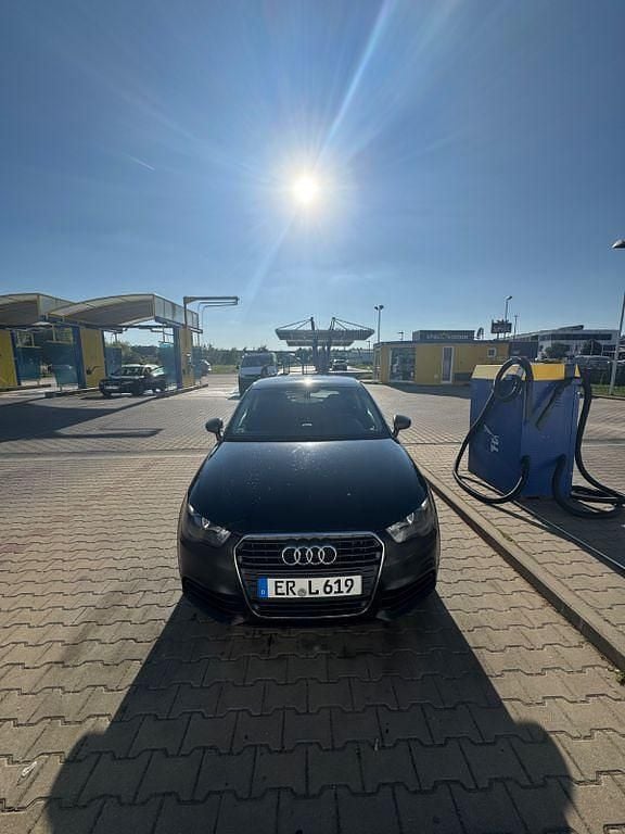 Schwarz Gebraucht 2011 Audi A1 Attraction Kleinwagen | 5.600 € (Fairer Preis) - Bild 1/4