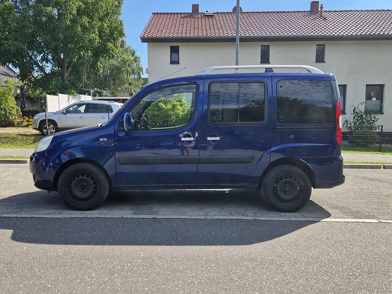 Blau Gebraucht 2009 Fiat Doblò Van / Kleinbus | 1.700 € (Fairer Preis) - Bild 1/4