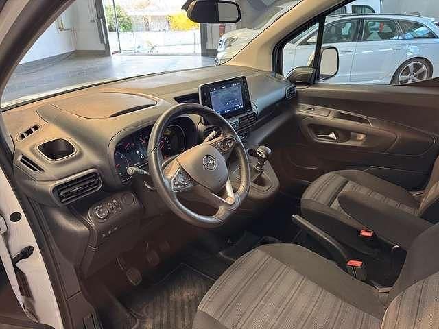 Gebraucht Opel Combo Edition 135 PS (99 kW) 2020 Weiß Van / Kleinbus