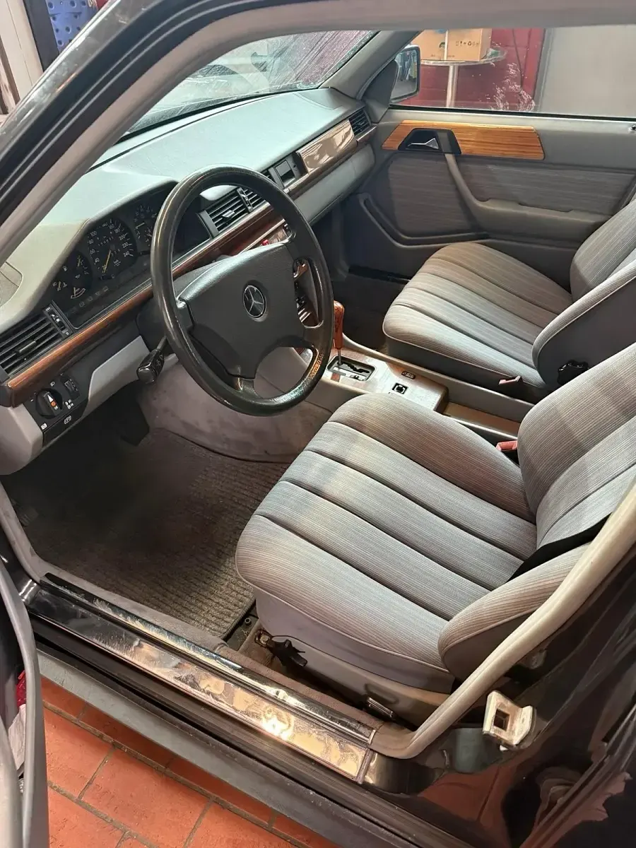 Gebraucht Mercedes 300 1987 Schwarz Limousine