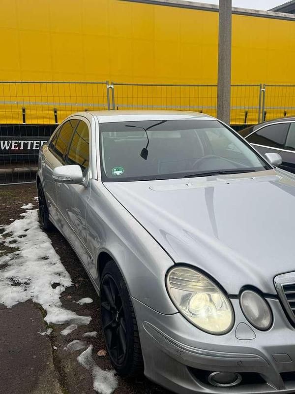 Gebraucht Mercedes E280 190 PS (139 kW) 2006 Iridiumsilber  metalliclack Limousine