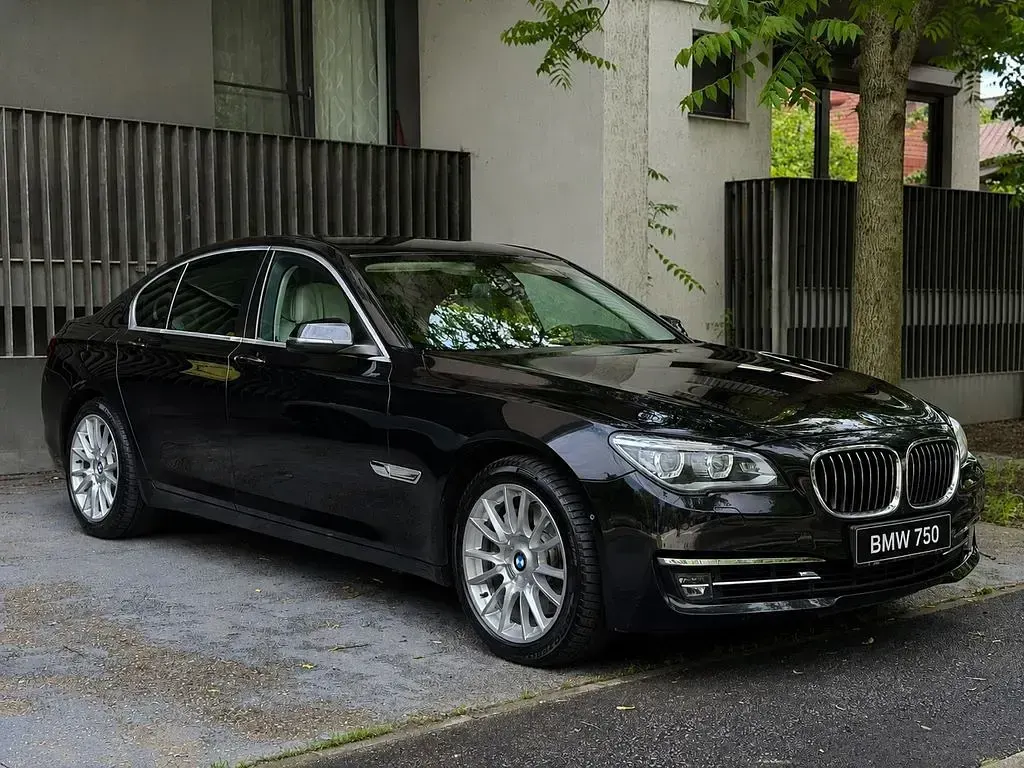Gebraucht BMW 750 Performance 381 PS (280 kW) 2014 Schwarz Limousine