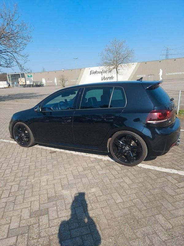 Gebraucht VW Golf VI R 271 PS (199 kW) 2011 Schwarz Kleinwagen