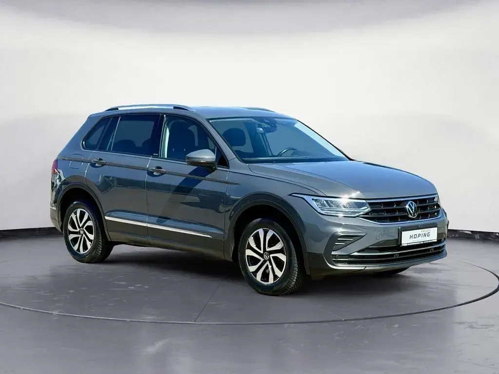Gebraucht VW Tiguan Active 150 PS (110 kW) 2022 Grau SUV