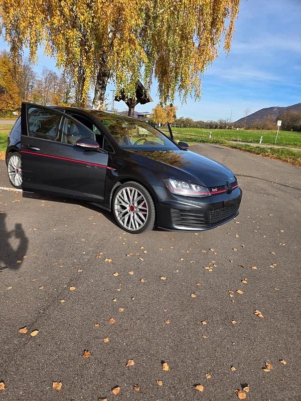 Gebraucht VW Golf VII GTI 220 PS (161 kW) 2015 Grau Kleinwagen