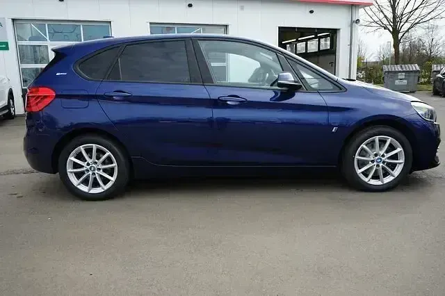 Używany BMW 225 Advantage 224 KM (164 kW) 2018 Niebieski Minivan