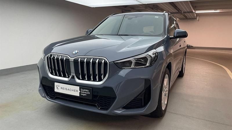 Storm bay metallic Gebraucht 2024 BMW X1 Luxury Line SUV | 42.399 € (Fairer Preis) - Bild 1/4