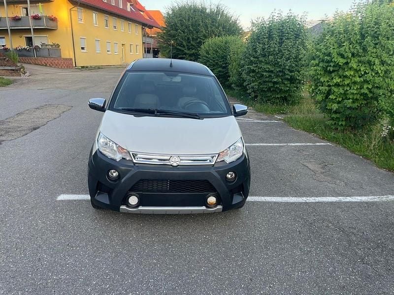 Weiß Gebraucht 2018 Aixam Crossline | 8.600 € - Bild 1/4