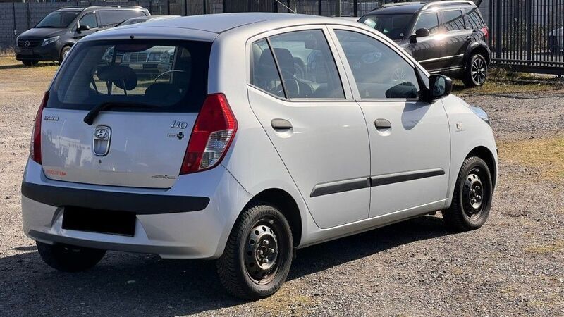 Silber Gebraucht 2010 Hyundai i10 Edition+ Kleinwagen | 3.890 € (Etwas zu teuer) - Bild 1/4