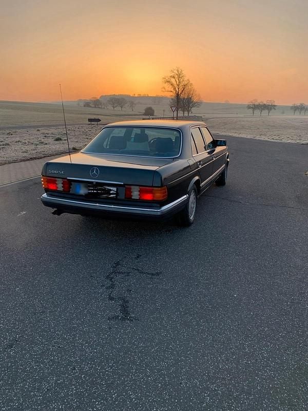 Gebraucht Mercedes E500 242 PS (177 kW) 1990 Andere farben Limousine