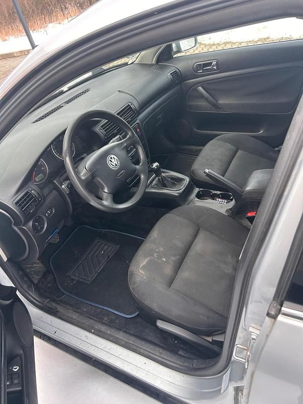 Gebraucht VW Passat 102 PS (75 kW) 2001 Silber Limousine