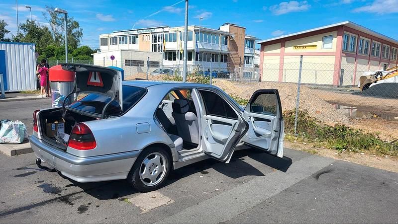 Silber Gebraucht 2000 Mercedes C200 Limousine | 3.100 € (Fairer Preis) - Bild 1/4