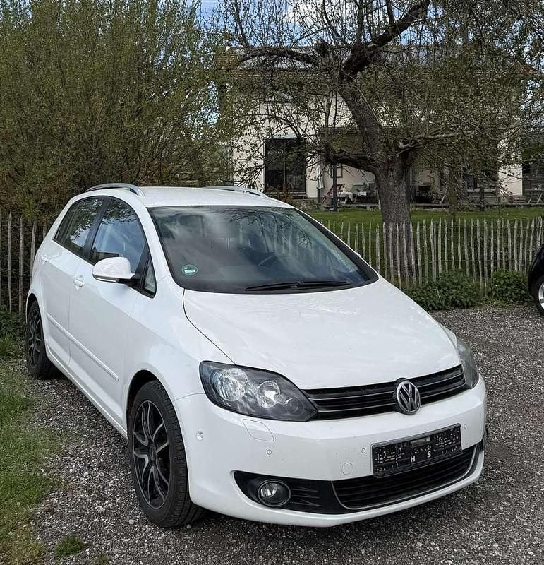 Gebraucht VW Golf VII Highline 105 PS (77 kW) 2012 Candyweiss Limousine