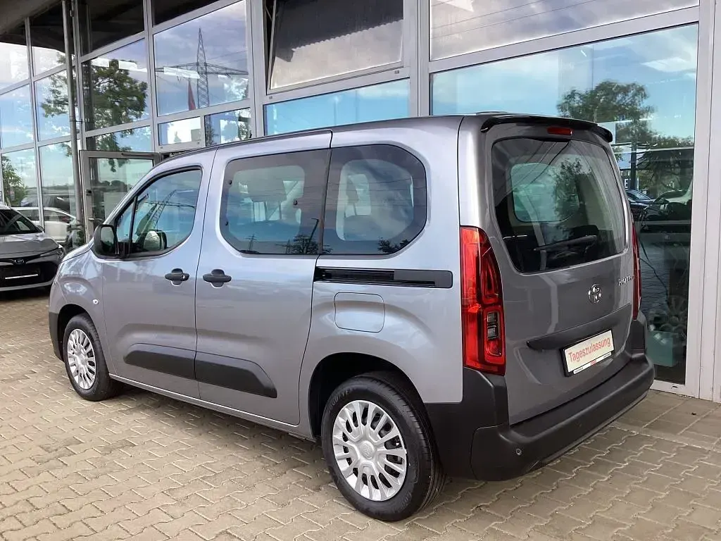 Neu Toyota Proace Verso City 110 PS (80 kW) 2026 Silver metallic Kombi