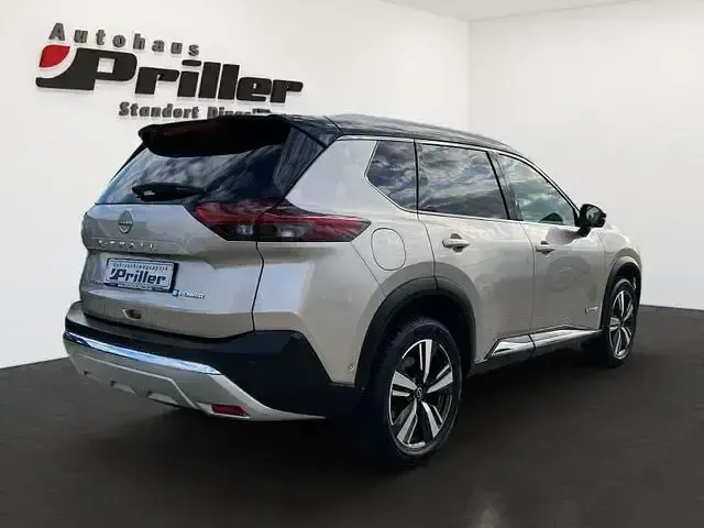 Gebraucht Nissan X-Trail Tekna 213 PS (156 kW) 2023 Silber SUV