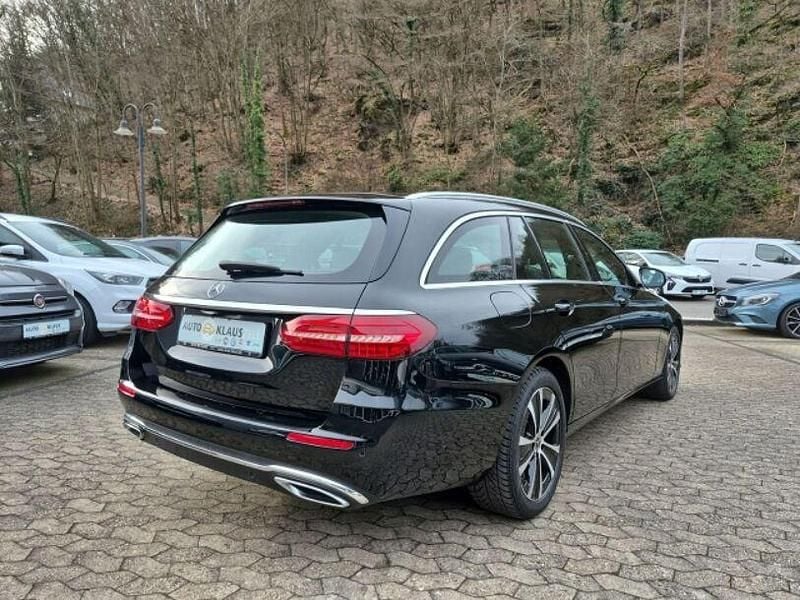 Gebraucht Mercedes E400 Avantgarde 330 PS (242 kW) 2022 Schwarz Limousine