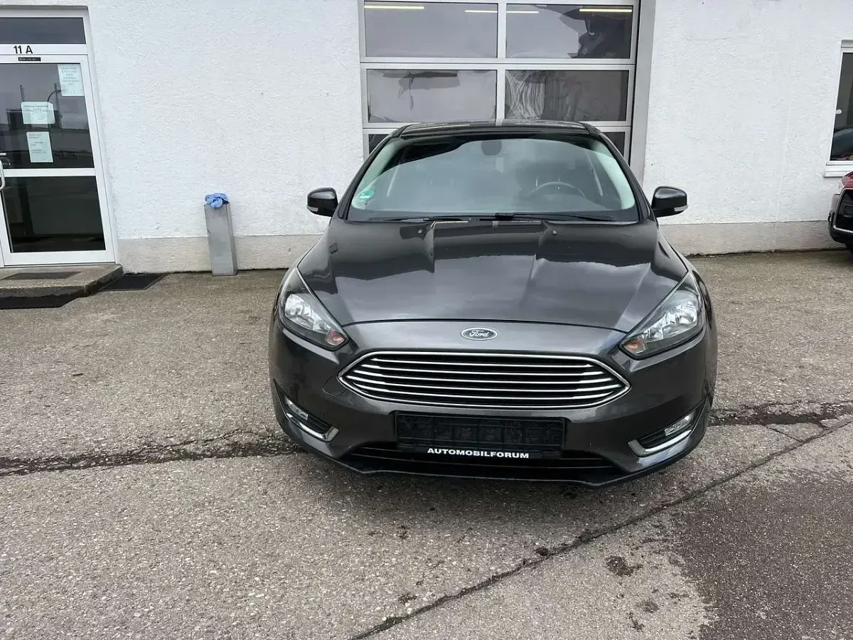 Używany Ford Focus Titanium 150 KM (110 kW) 2015 Szary Hatchback
