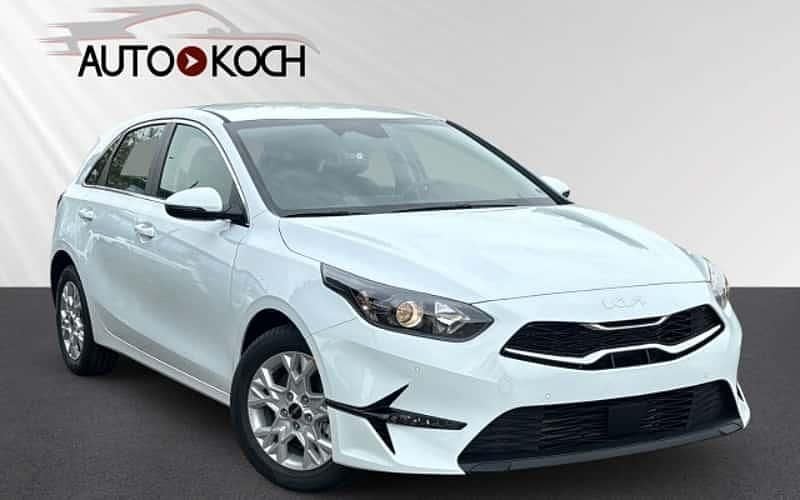 Weiß Neu 2025 Kia Ceed Limousine | 22.888 € (Superpreis) - Bild 1/4