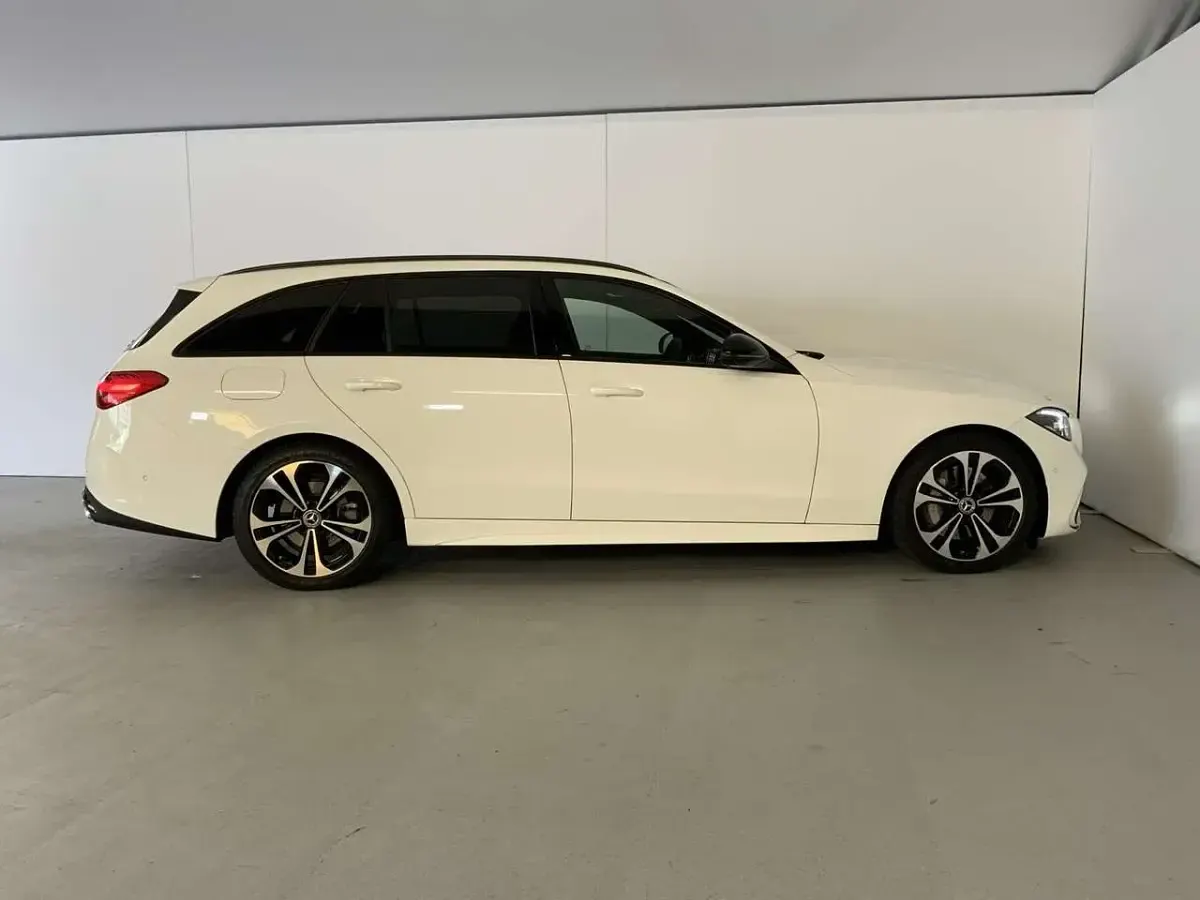Gebraucht Mercedes C220 AMG 200 PS (147 kW) 2025 Unilack polarweiß Kombi