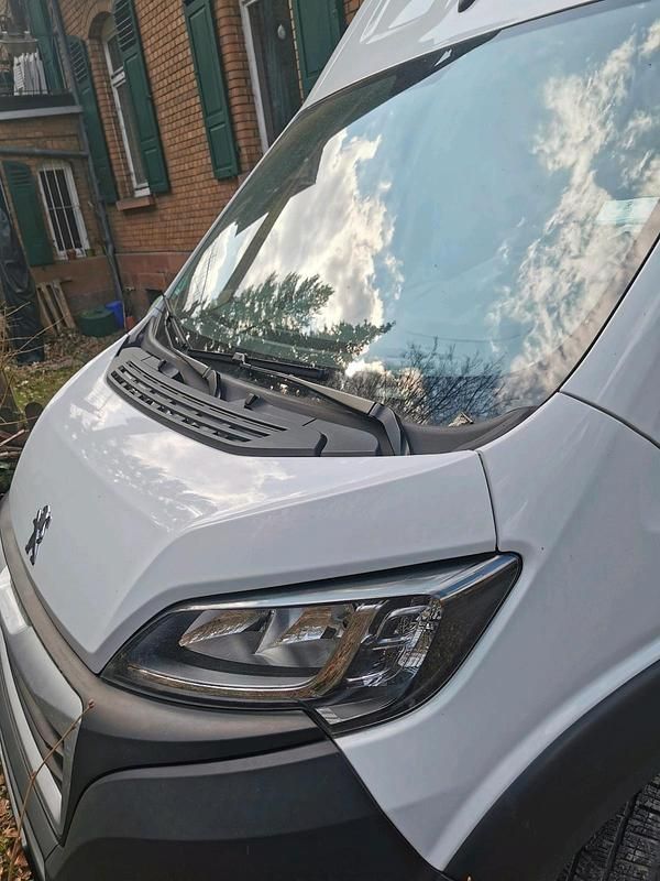 Gebraucht Peugeot Boxer 165 PS (121 kW) 2023 Weiß Van