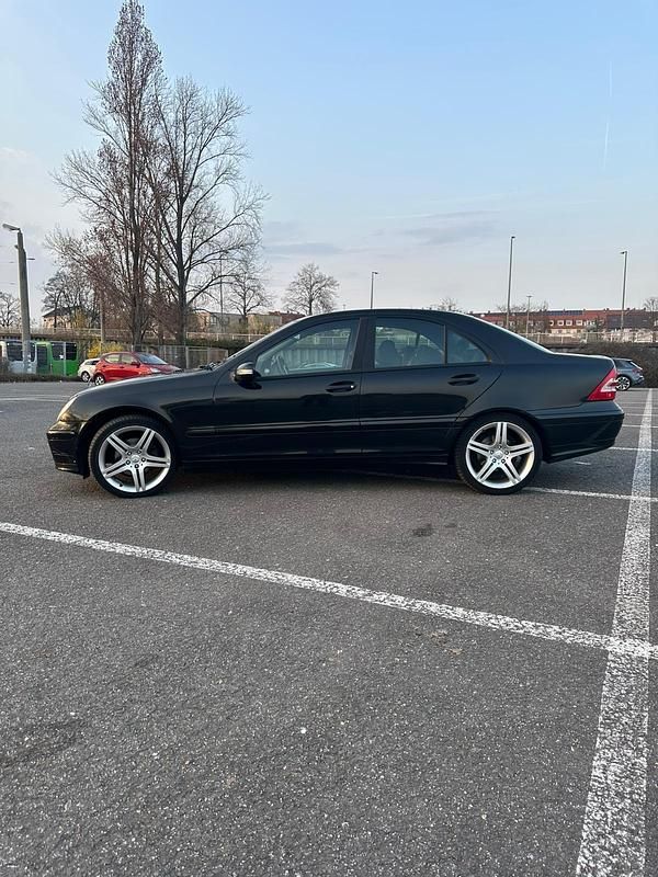 Gebraucht Mercedes C220 150 PS (110 kW) 2006 Schwarz Limousine