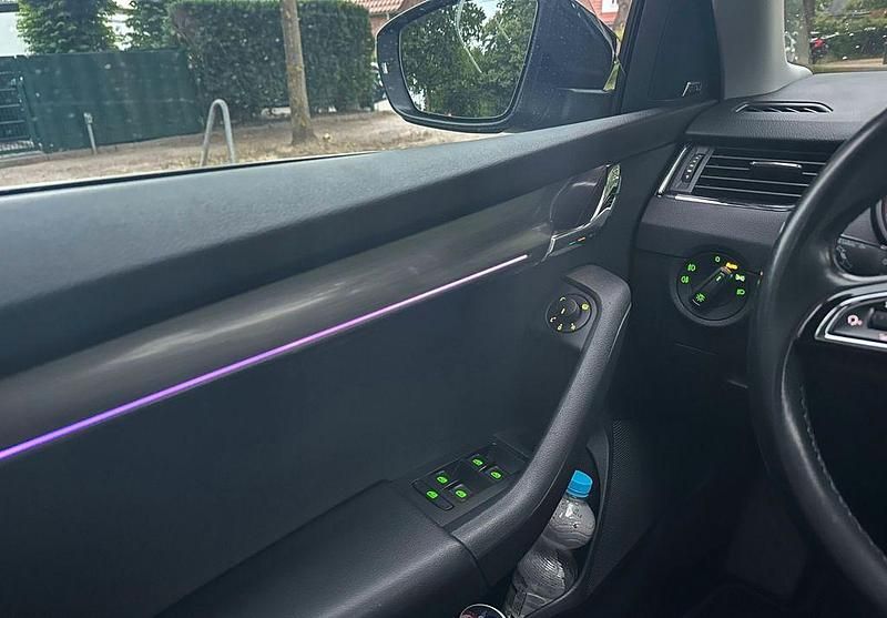 Schwarz Gebraucht 2019 Skoda Octavia Soleil Kombi | 9.200 € (Guter Preis) - Bild 1/4