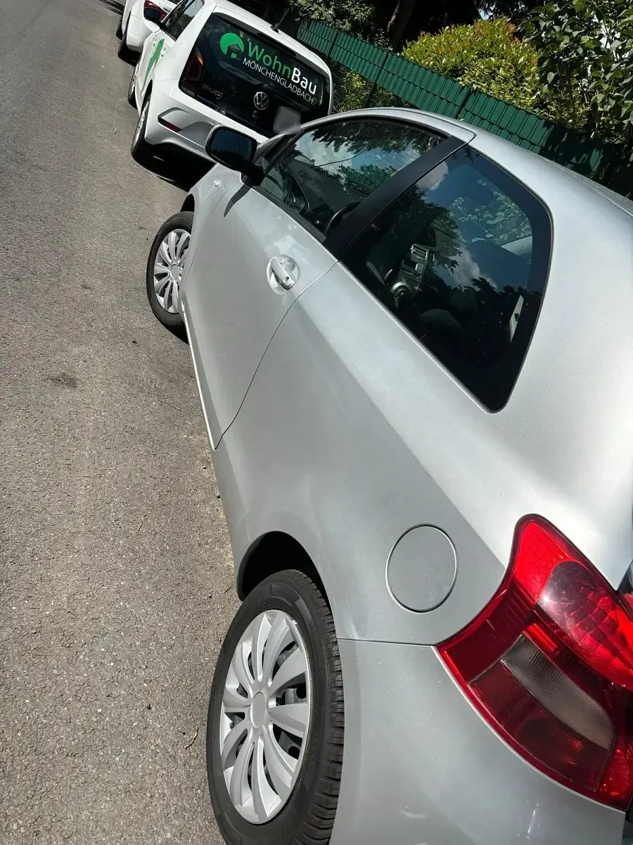 Gebraucht Toyota Yaris 68 PS (50 kW) 2007 Silber Kleinwagen