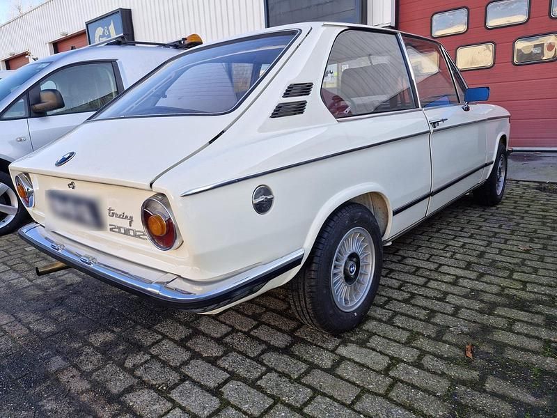 Gebraucht BMW 2002 100 PS (73 kW) 1973 Weiß Limousine