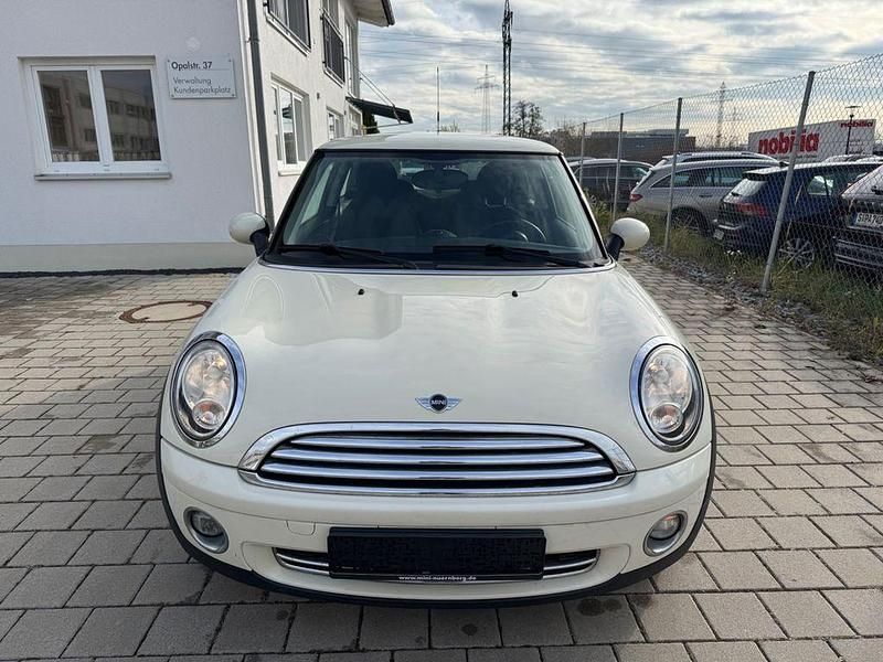 Weiß Gebraucht 2008 Mini ONE Kleinwagen | 2.950 € (Guter Preis) - Bild 1/4