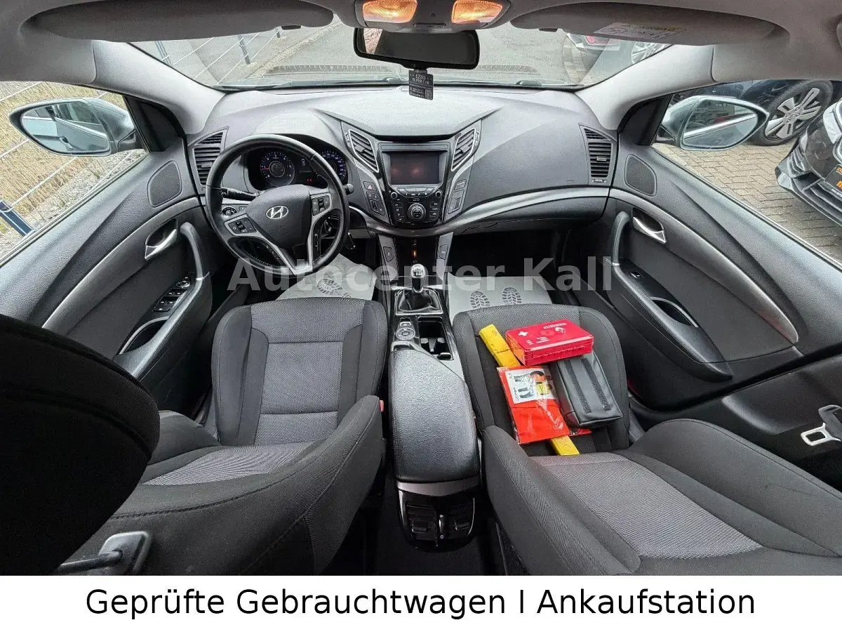 Gebraucht Hyundai i40 Style 141 PS (103 kW) 2018 Grau Kombi