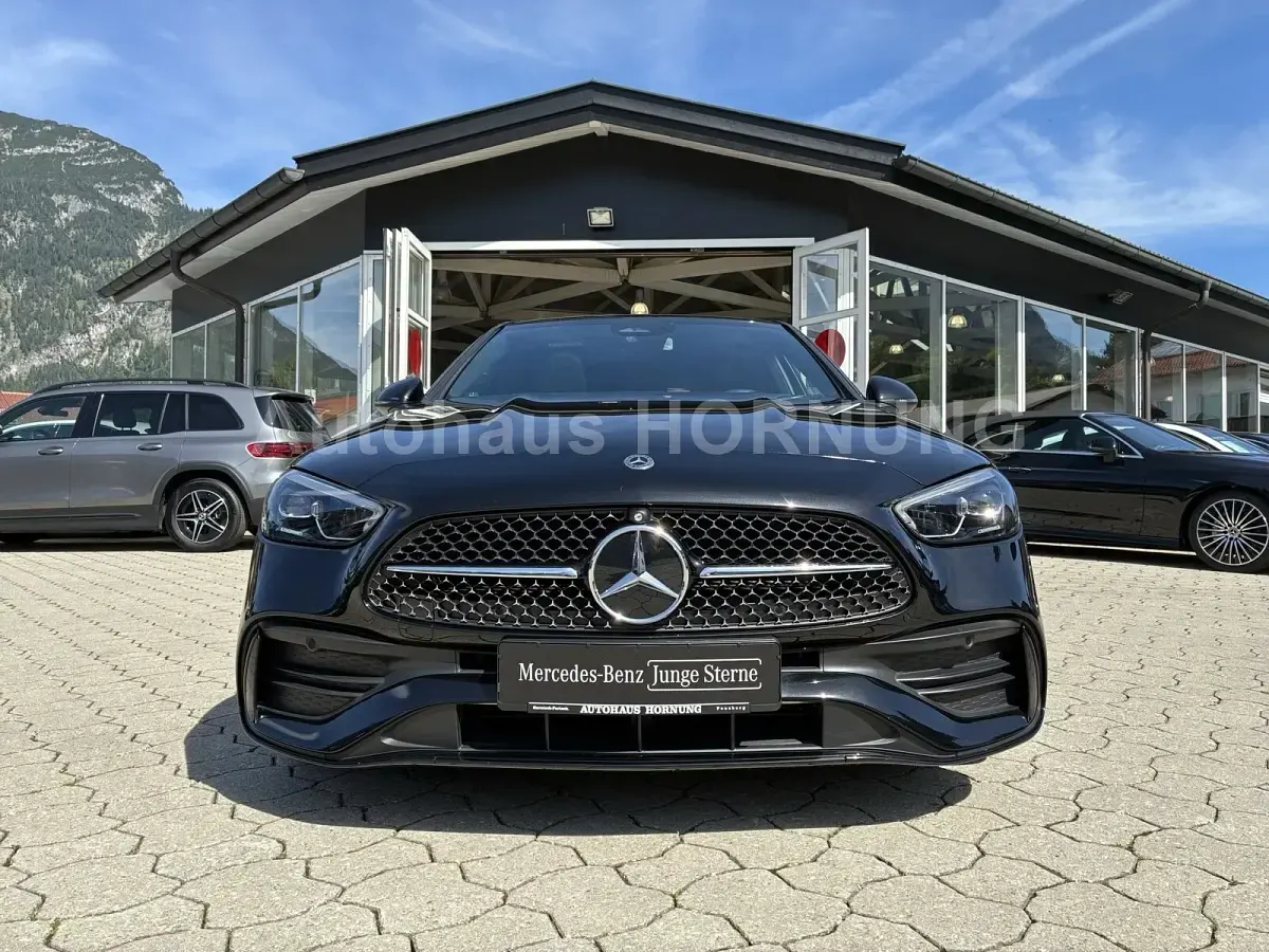 Gebraucht Mercedes C300 AMG 265 PS (194 kW) 2025 Schwarz Limousine