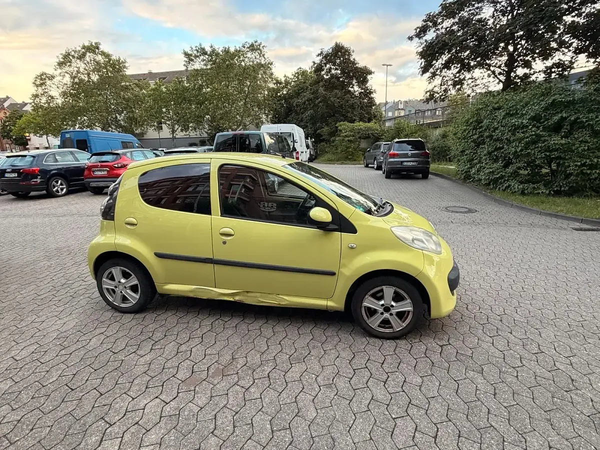 Gebraucht Citroën C1 69 PS (50 kW) 2008 Gelb Kleinwagen