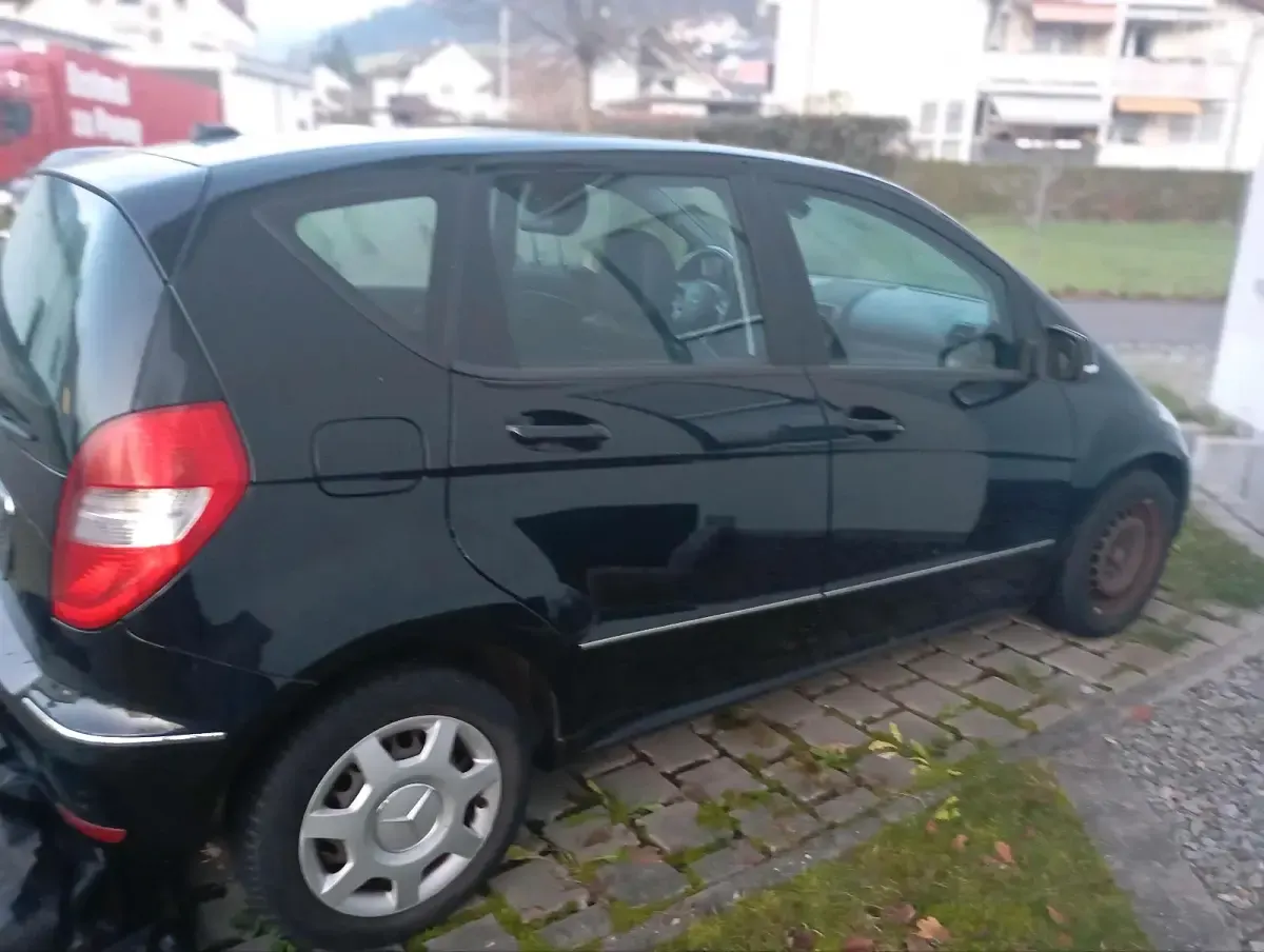 Gebraucht Mercedes A160 95 PS (69 kW) 2011 Schwarz Kleinwagen