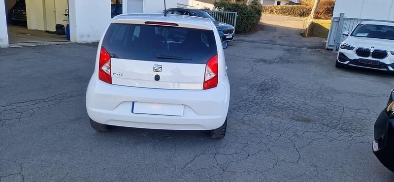 Gebraucht Seat Mii Chic 60 PS (44 kW) 2020 Weiß Kleinwagen