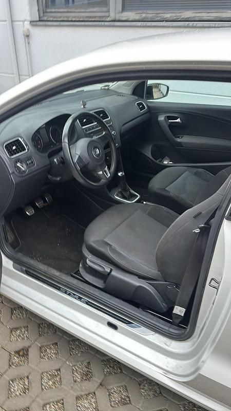 Gebraucht VW Polo 70 PS (51 kW) 2012 Weiß Kleinwagen