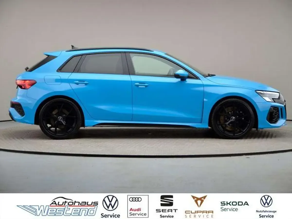 Gebraucht Audi RS3 Sport 400 PS (294 kW) 2022 Elwood blue Limousine