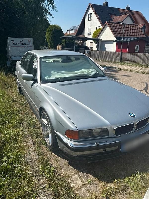 Silber Gebraucht 1996 BMW 728 Limousine | 6.666 € (Etwas zu teuer) - Bild 1/4