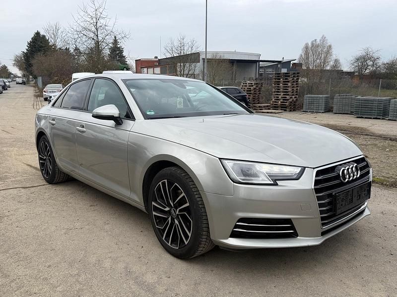 Gebraucht Audi A4 Ambiente 150 PS (110 kW) 2016 Silber Limousine