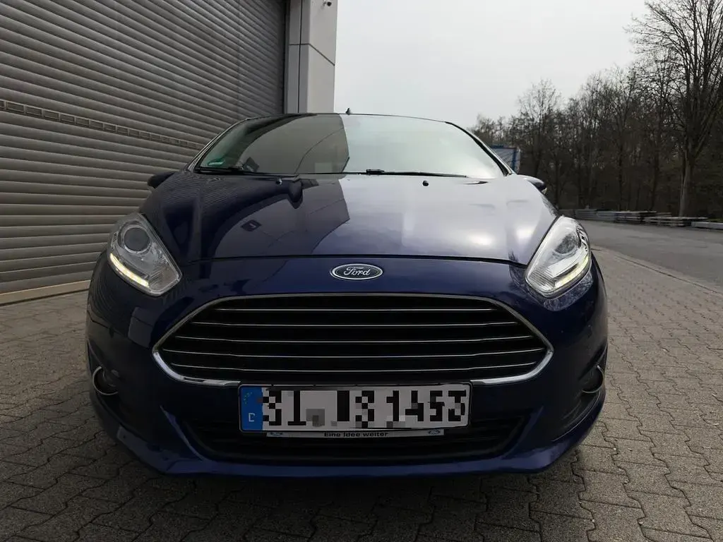 Gebraucht Ford Fiesta Titanium 101 PS (74 kW) 2017 Blau Kleinwagen