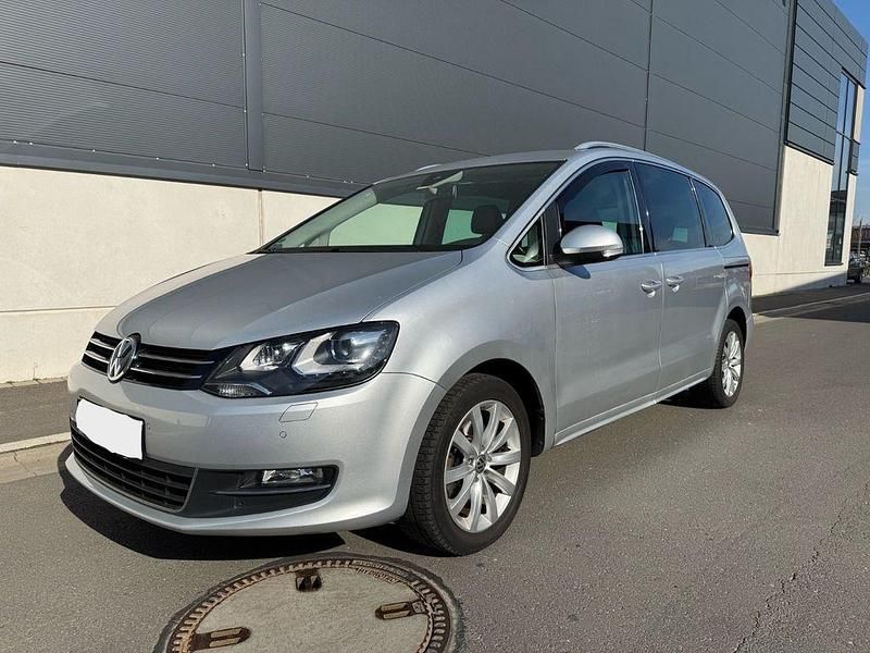 Silber Gebraucht 2011 VW Sharan Highline Van / Kleinbus | 8.999 € (Guter Preis) - Bild 1/4
