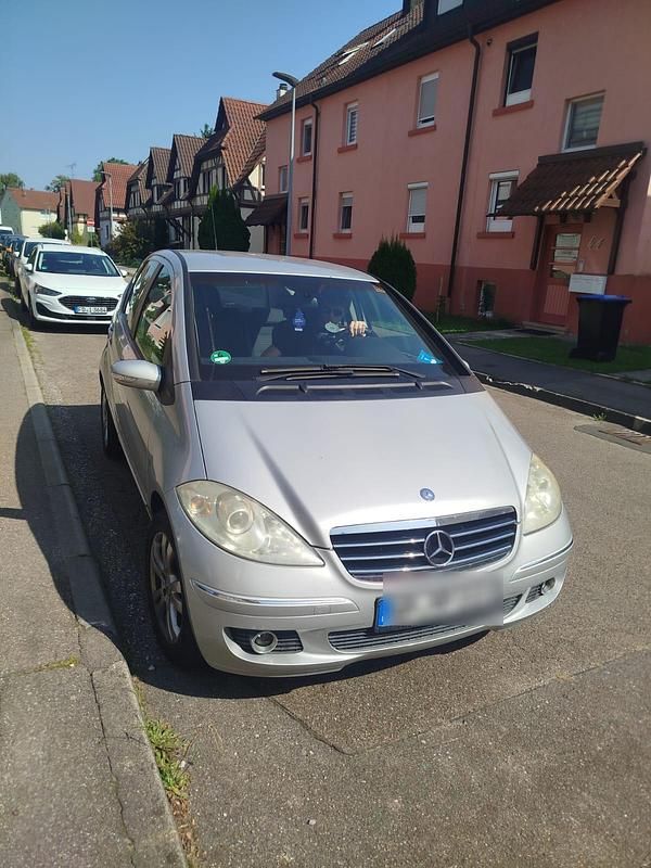 Grau Gebraucht 2004 Mercedes A150 Kleinwagen | 1.500 € (Guter Preis) - Bild 1/4