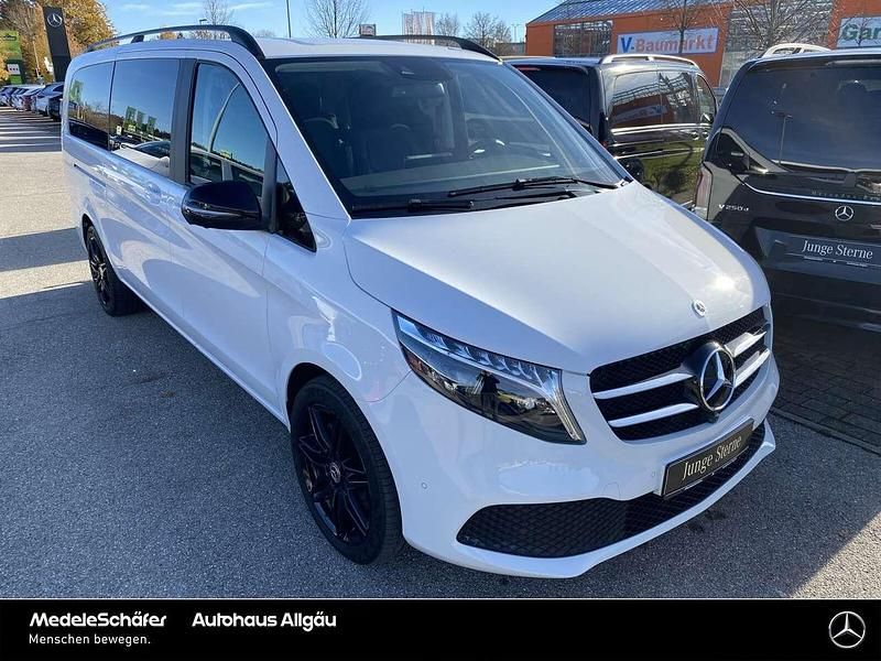 Gebraucht Mercedes V300 237 PS (174 kW) 2024 Bergkristallweiß Van / Kleinbus