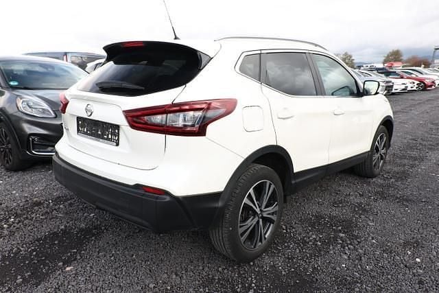 Pearl white pearl white Gebraucht 2020 Nissan Qashqai Acenta SUV | 17.095 € (Fairer Preis) - Bild 1/4